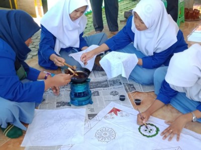 Kunjungan di Kerajinan Batik Sojiwan 