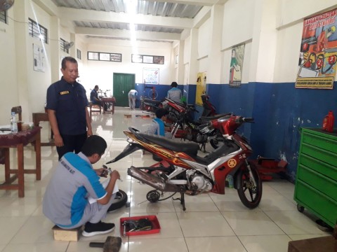 Penguji Industri Apresiasi Kemajuan Peserta didik pada UKK T